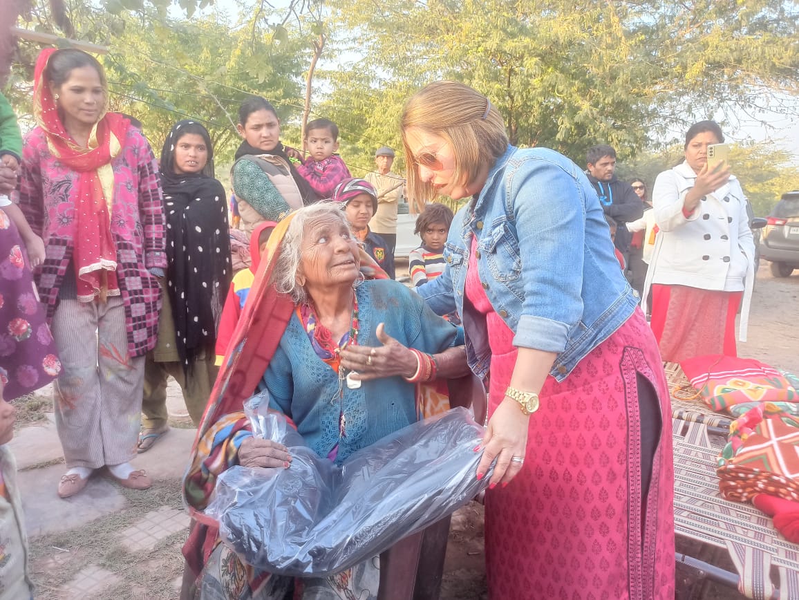 balnket gallery distribution