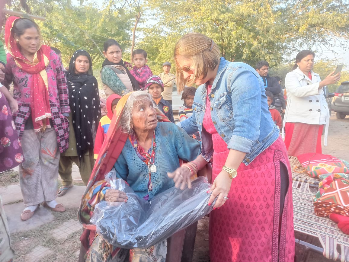 balnket gallery distribution