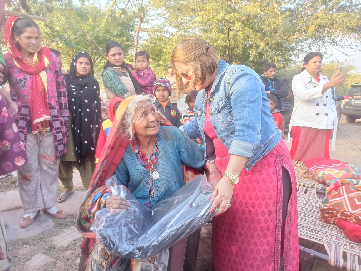 balnket gallery distribution