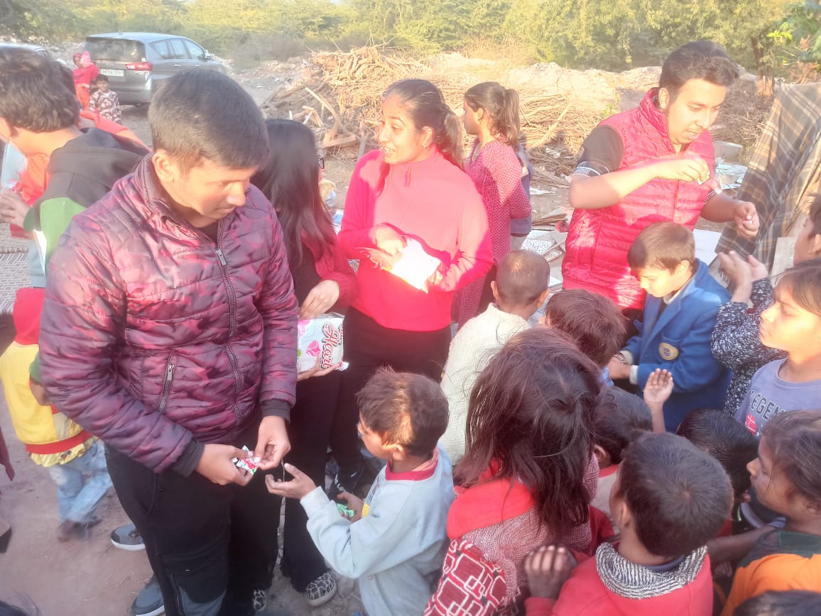 balnket gallery distribution