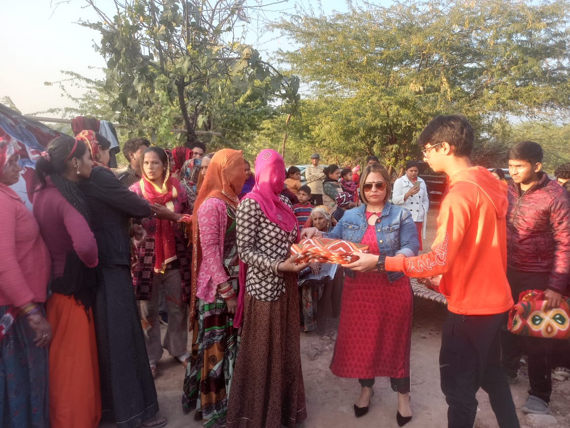 balnket gallery distribution