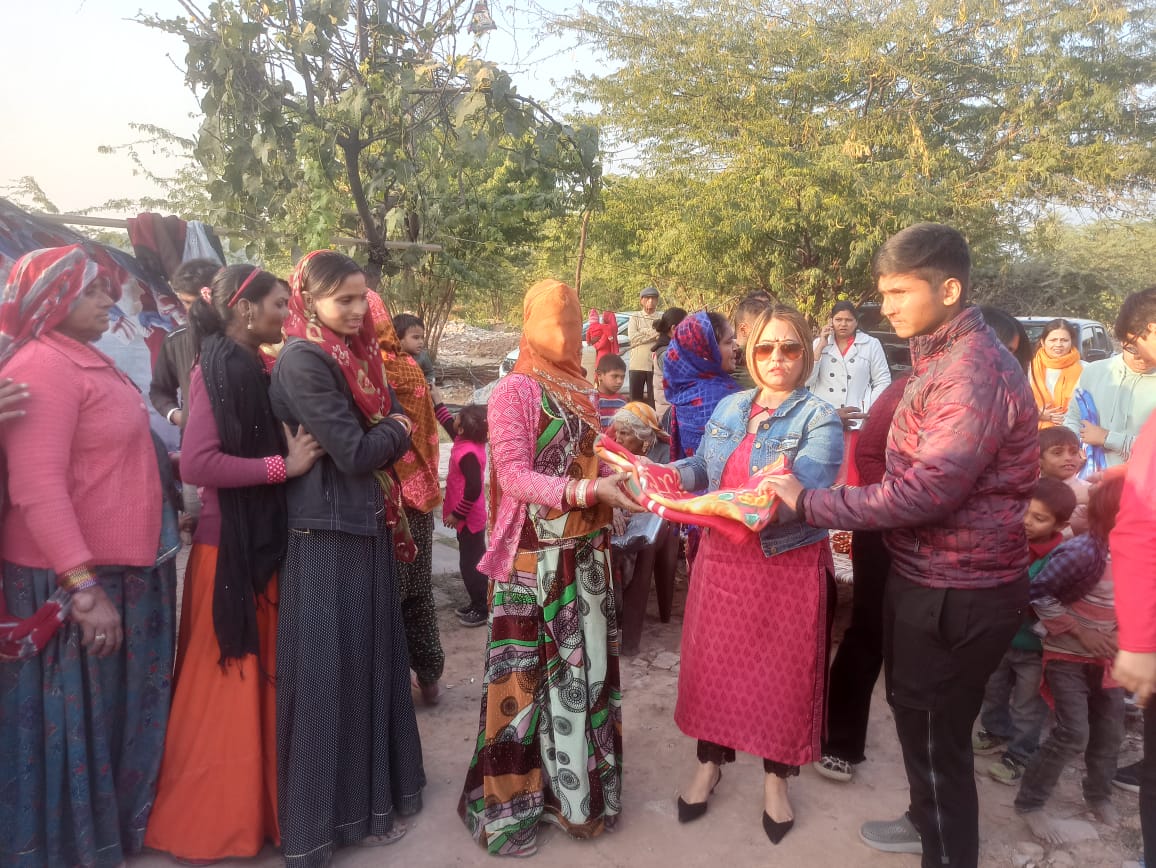 balnket gallery distribution